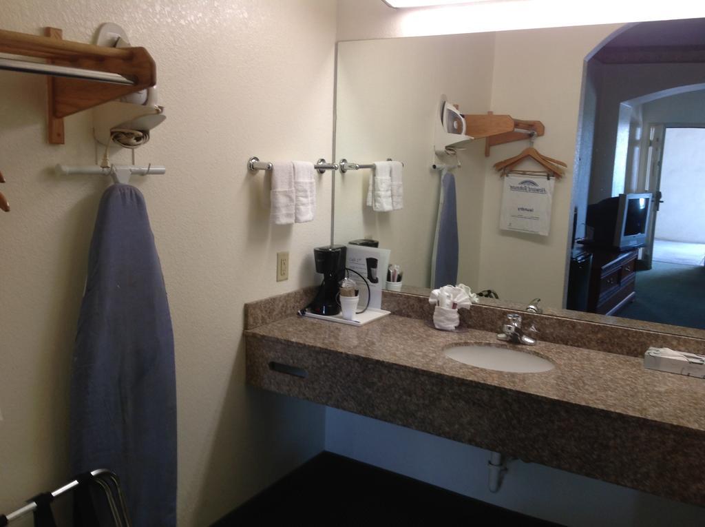 Homebridge Inn And Suites Beaumont Exteriör bild
